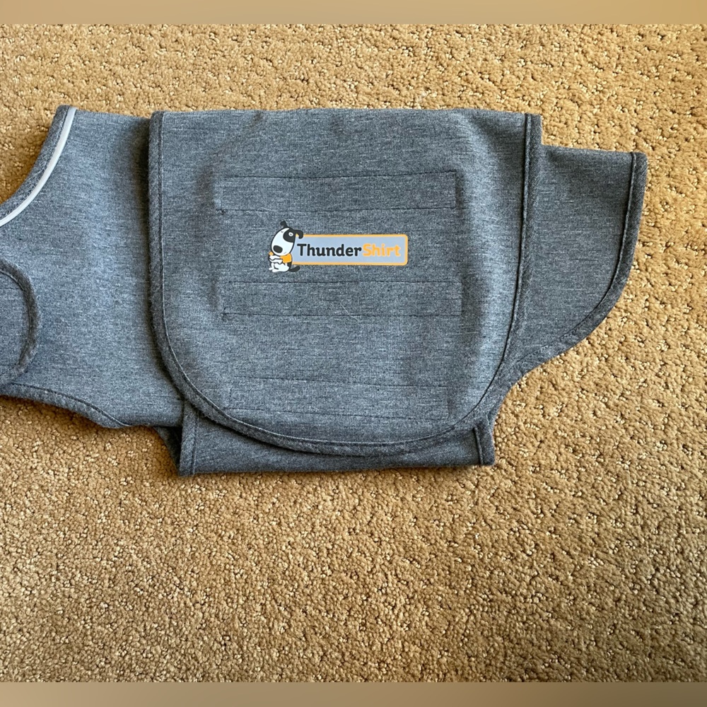 Thunderworks Anxiety Solution dog shirt.Heather grey. New.Clean Velcro. Size M.